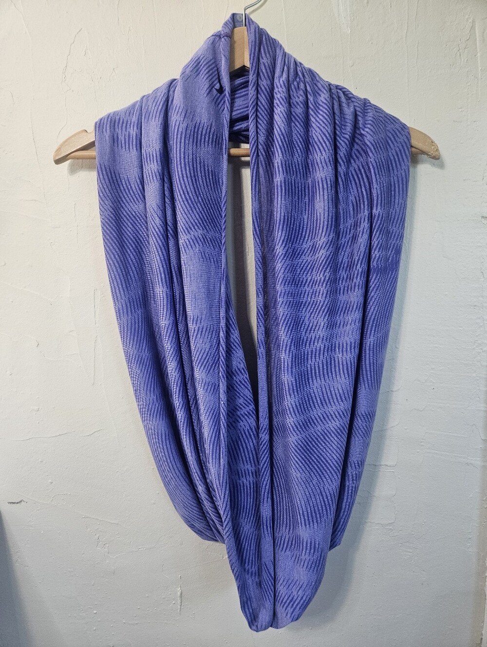 Nike Dri-FIT Lavender-Purple Infinity Scarf